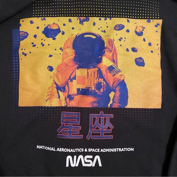 Men’s Long Sleeve Graphic Design Hoodie. Size Small - Picture 4 of 5